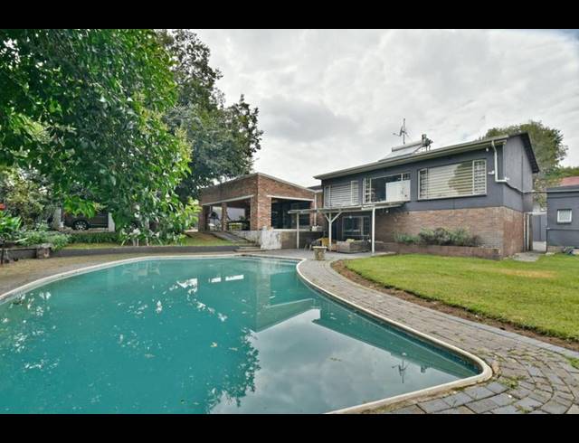 5 BEDROOM HOUSE FOR SALE IN LOMBARDY EAST